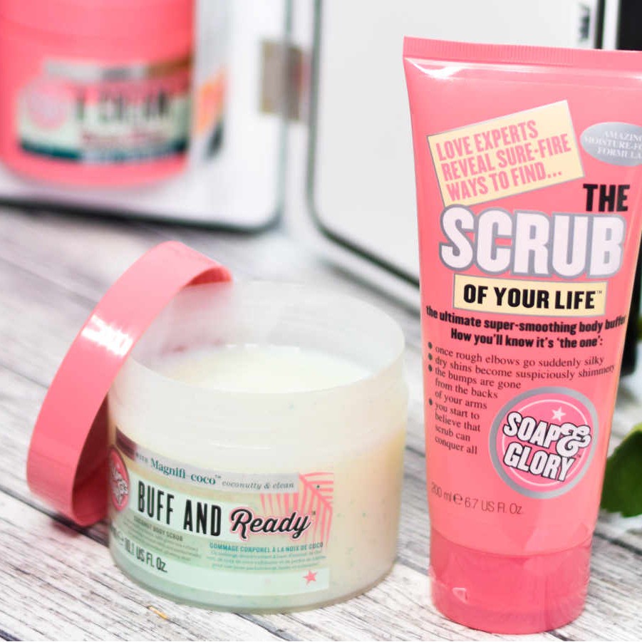 Tẩy da chết toàn thân Soap And Glory Magnificoco Buff and Ready Coconut Body Scrub 300ml