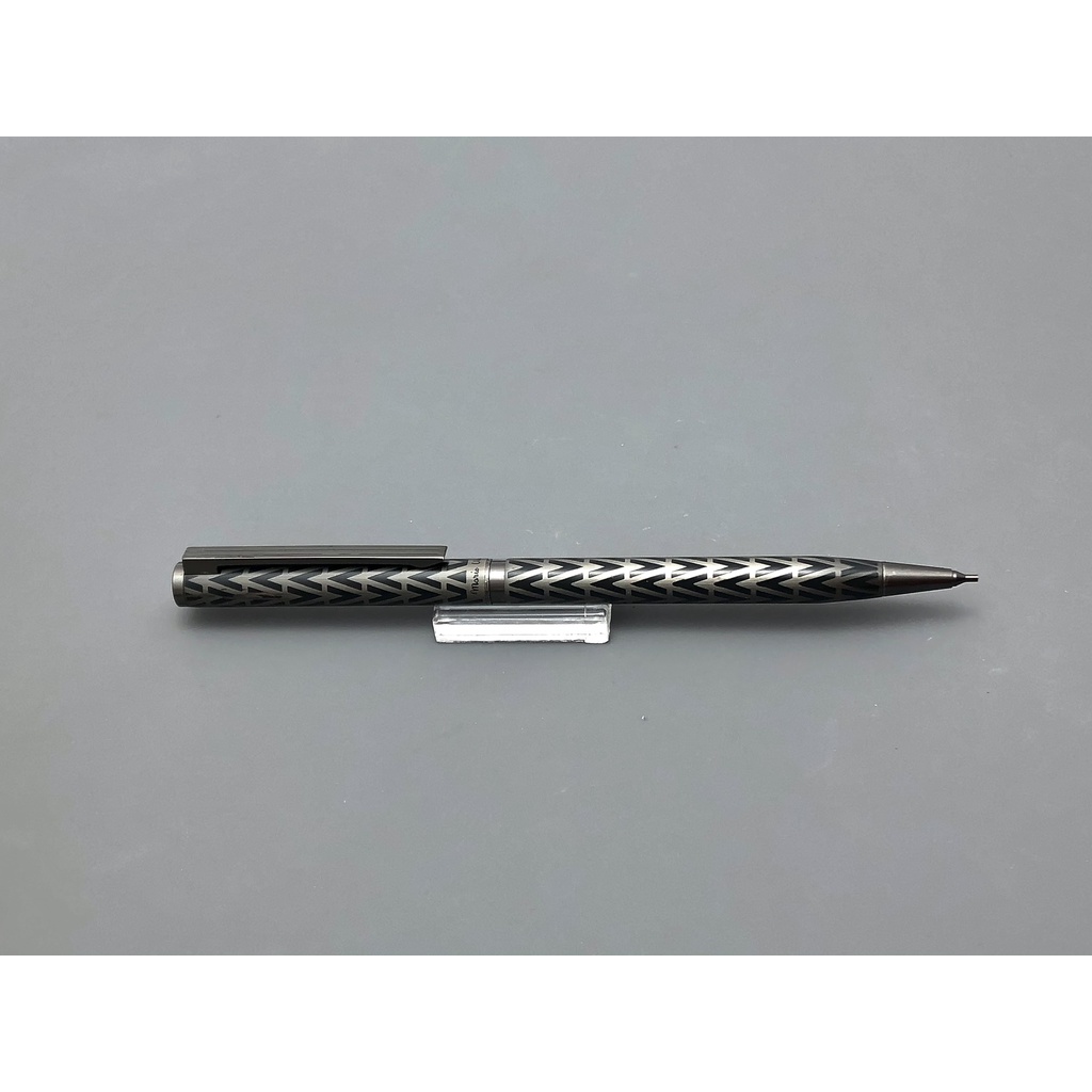 Bút chì của thương hiệu Mario Valentino