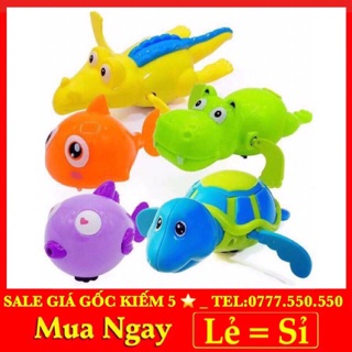 Thú bơi thả bể tắm cho bé