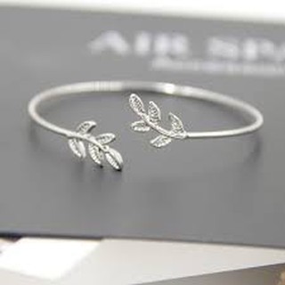 Lắc Tay 5 Lá Đôi Xinh Xắn