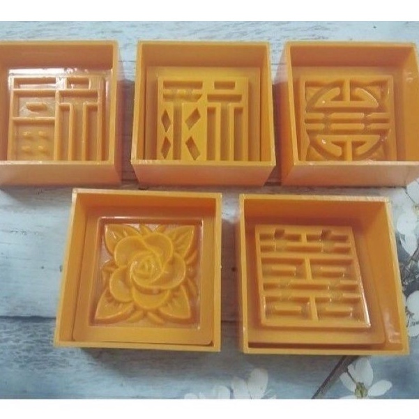 Khuôn nhận xôi, ép cơm, làm bánh bằng nhựa hình vuông mẫu hoa hồng, chữ Phúc Lộc Thọ Hỷ