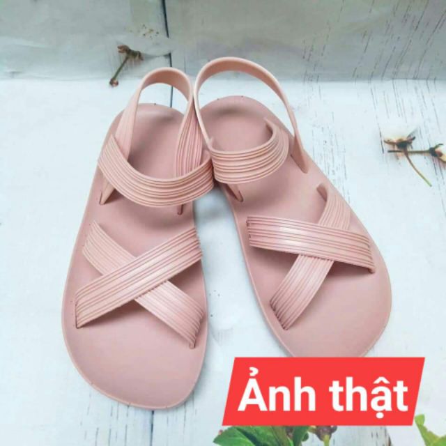 Giày sandal Hàn Quốc cao su dẻo đi biển quai chéo nhiều màu