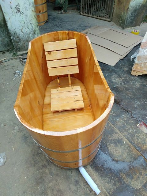 Bồn tắm gỗ thông oval