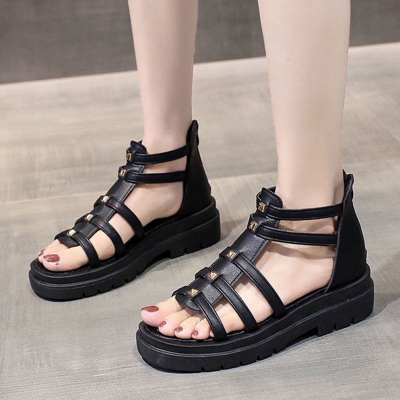 Giày Sandal Mùa Hè 2022 Đế Dày Hở Ngón Có Dây Kéo Và Đinh Tán Phong Cách Hàn Quốc Dễ Phối Đồ Cho Nữ