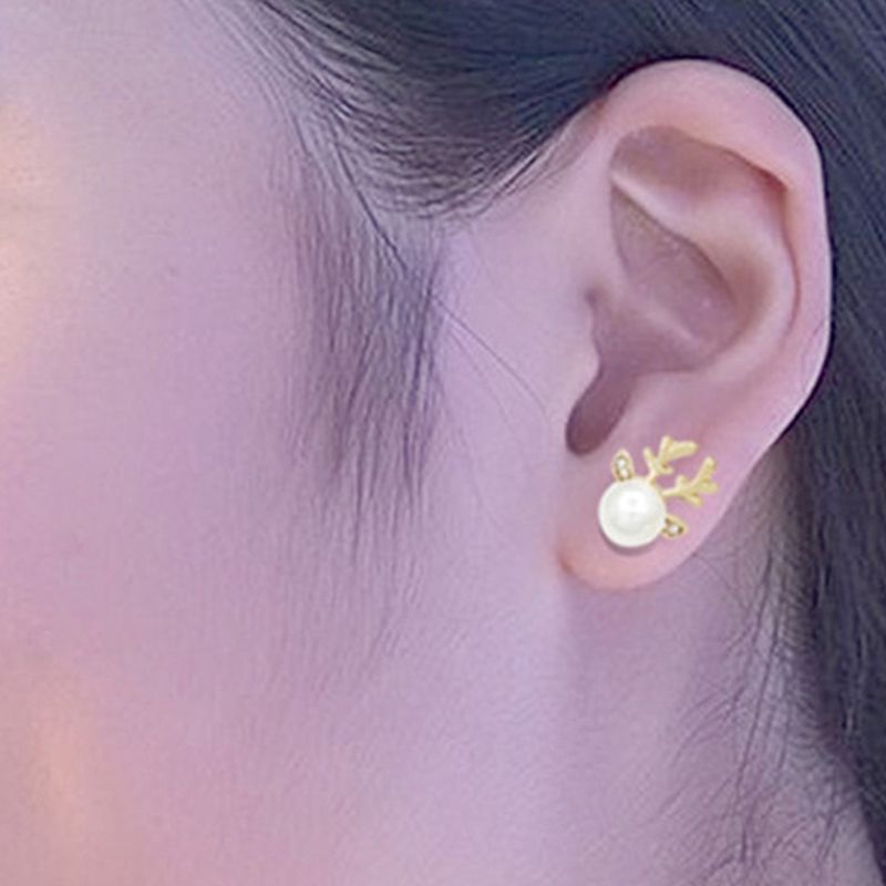 Bông tai hình con nai đính ngọc trai