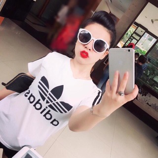 Kính đen Viền trắng siêu hót