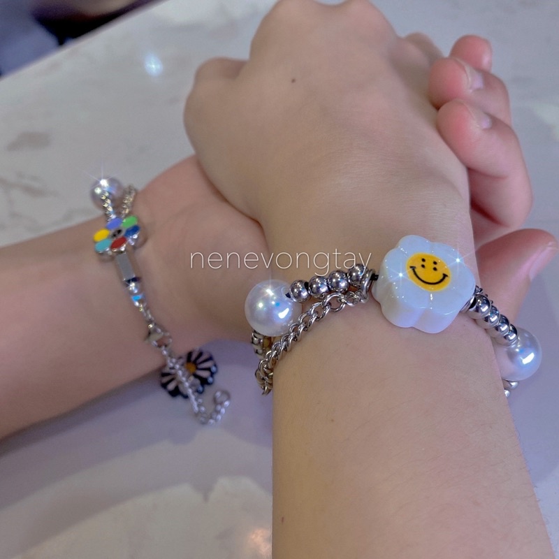 Vòng tay hoa cúc unisex xinh đẹp