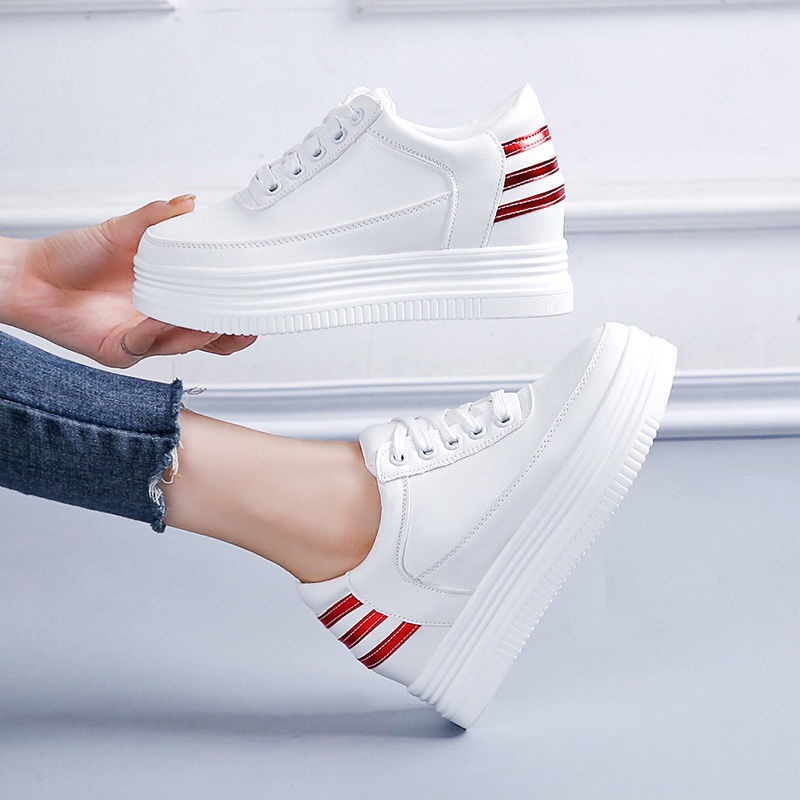 Giày Sneaker Nữ Đế Cao Dễ Phối Đồ
