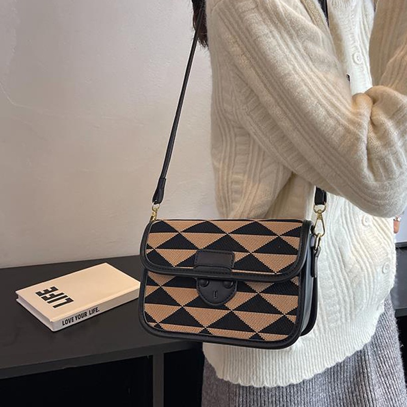 Ielgy Túi Đeo Chéo Hình Vuông Nhỏ Siêu Nóng Bỏng niche Dễ Phối Đồ Cho Nữ