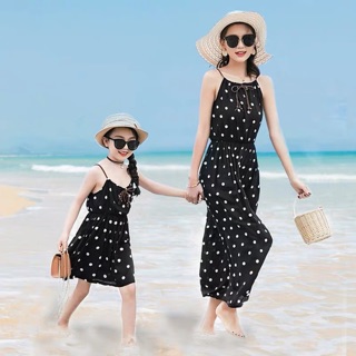 Váy đôi đi biển mẹ và bé