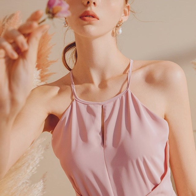 Jumpsuit dáng dài cổ yếm gợi cảm