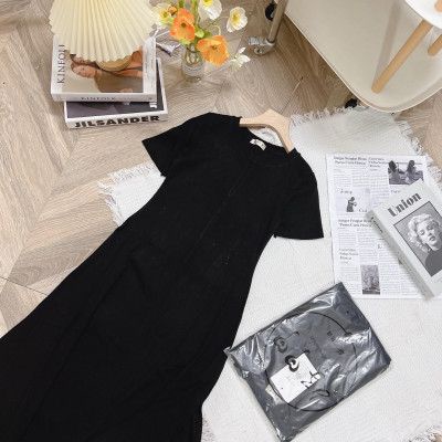 Váy thun cổ tròn body xẻ cạnh tôn dáng cá tính
