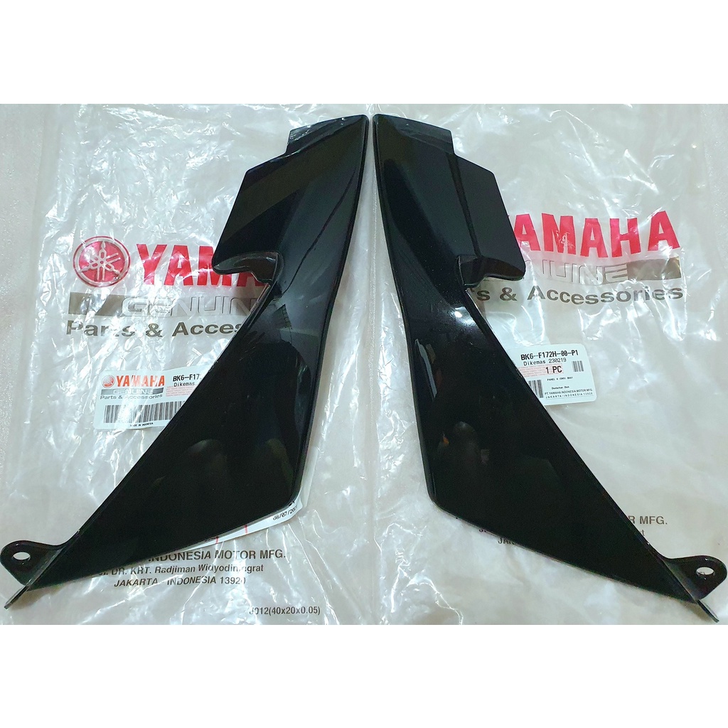 Ốp cạnh đèn pha Yamaha R15v3 chính hãng nhập Indonesia