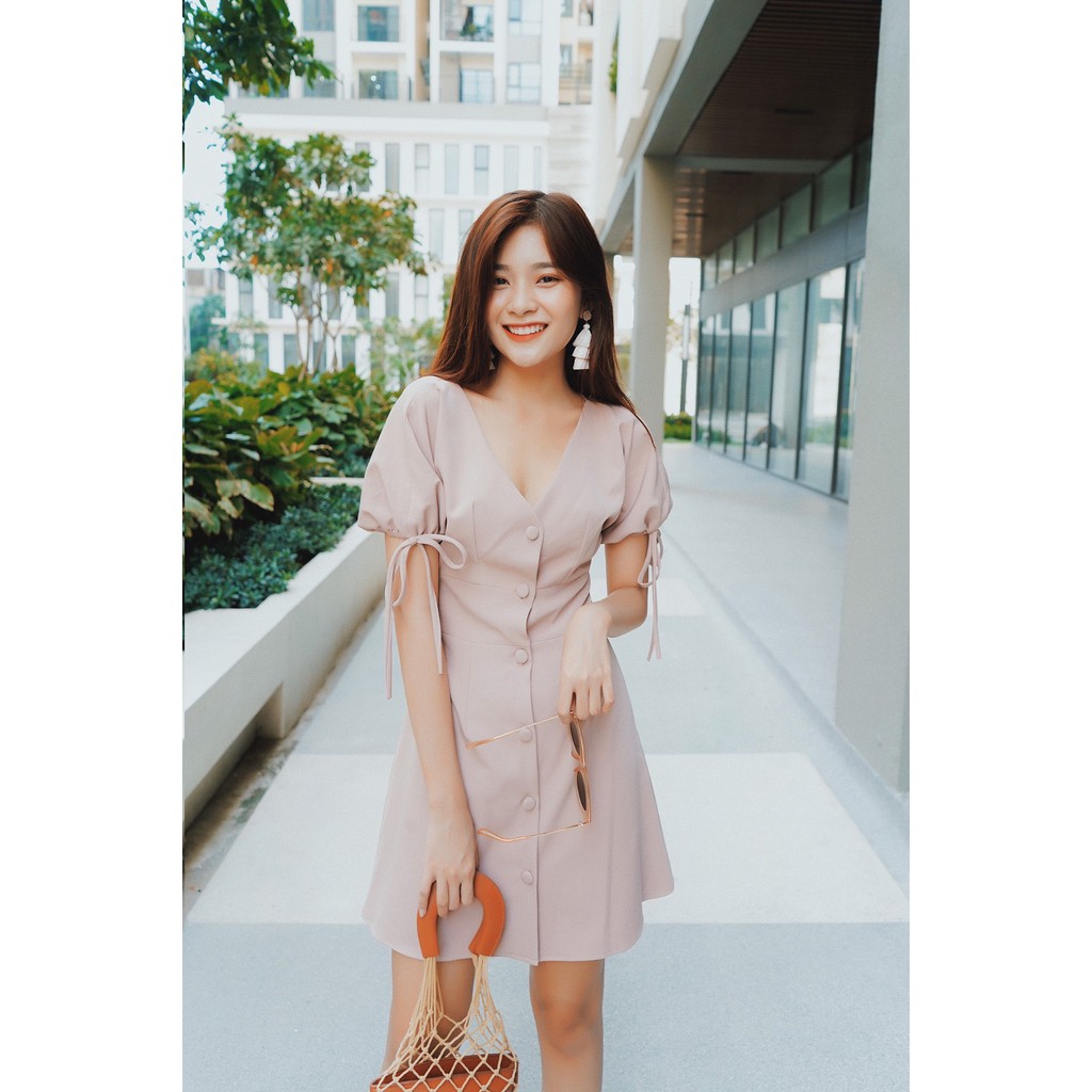 ĐẦM CỔ V TAY NGẮN THẮT NƠ