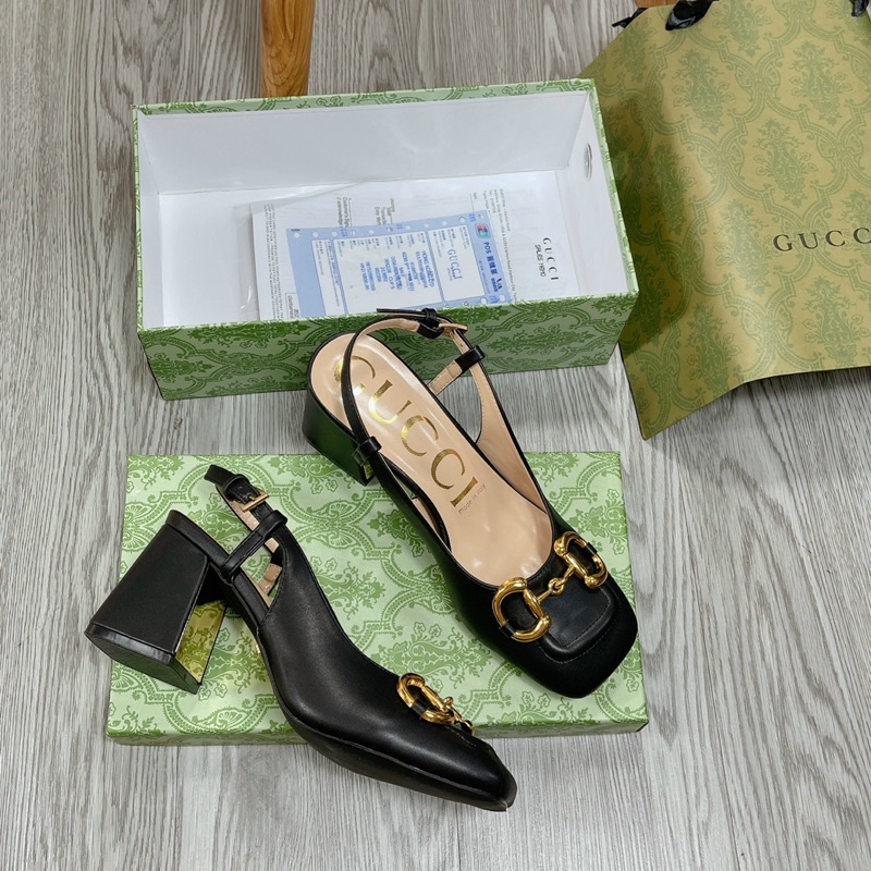 Sandal khoá vàng gót vuông 7 phân Ngọc trinh mẫu mới