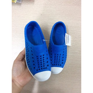 giầy nhựa siêu mềm cho các bé