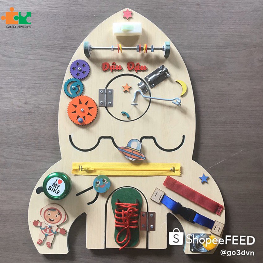 Khắc tên riêng cho bé miễn phí khi mua busy board bảng bận rộn