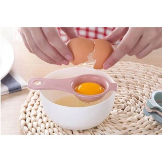 Dụng cụ tách lòng đỏ trứng gà