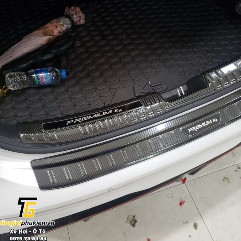 Ốp chống trầy cốp vân Carbon Kia K3 2022+ vân cacbon cao cấp