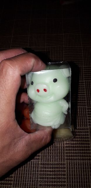 Một mô hình Silicon Mochi mềm dẻo chú Heo rất đẹp