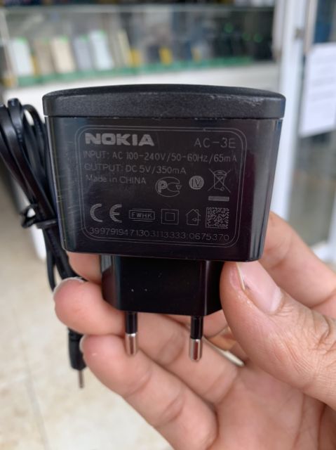 Sạc điện thoại nokia chân kim/chân to ( xịn BH 12T )