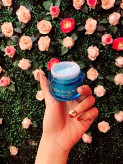 Kem cấp ẩm Neutrogena