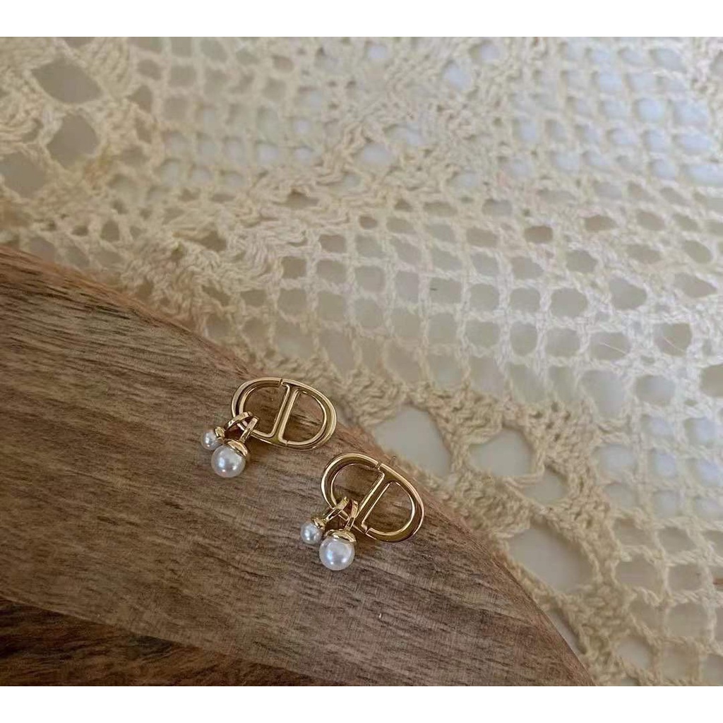 Bông Tai Chữ D Đính Ngọc Trai Thời Trang