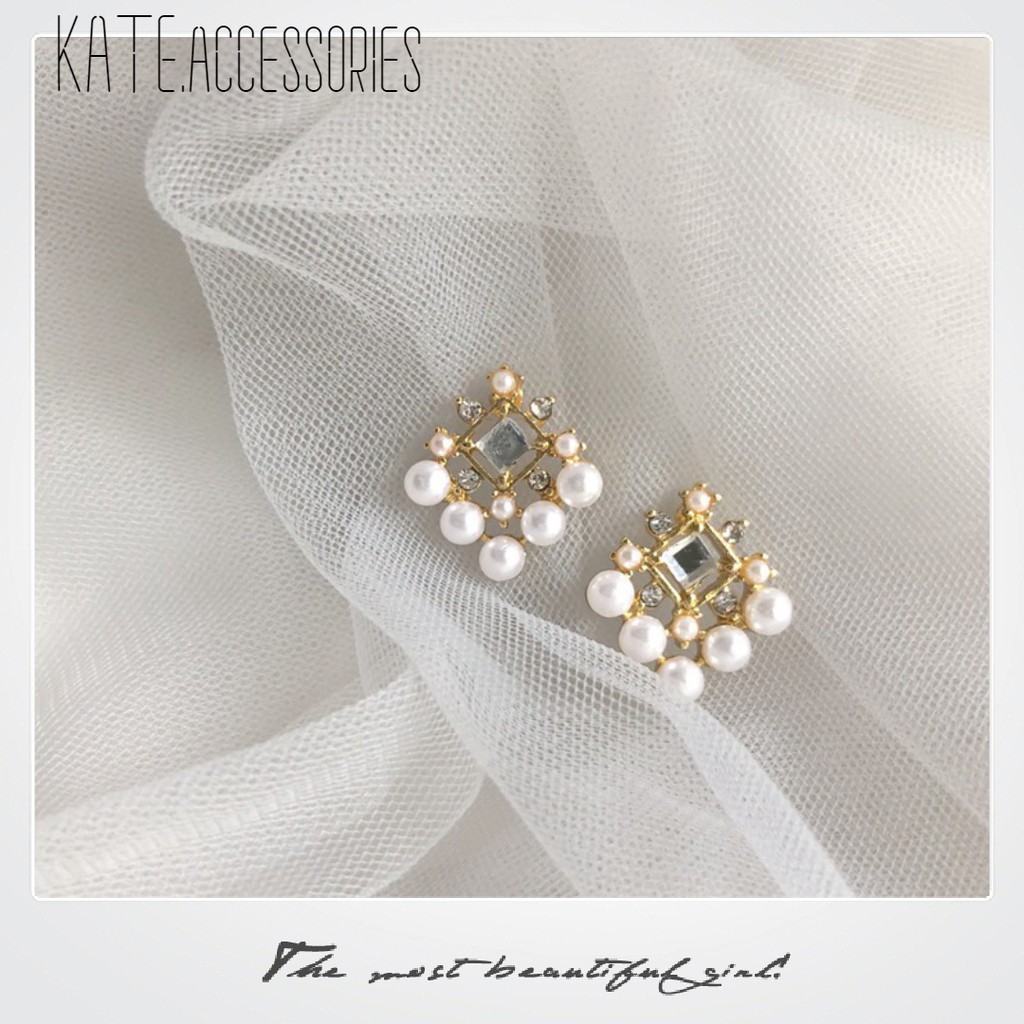 Khuyên nụ sát tai chùm ngọc trai nhân tạo kết hình vuông F205