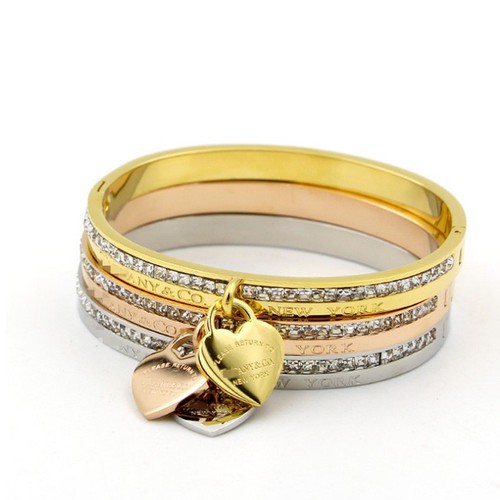 Vòng Tay Nữ Trái Tim Thép Titan Ko Rỉ TT 3582