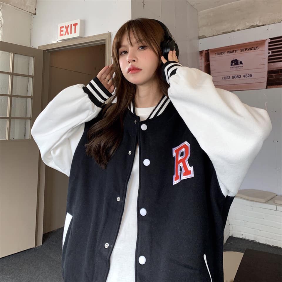 AK012 Áo bomber R 2 màu xanh đen tay trắng nam nữ dáng rộng, áo khoác nam nữ mùa đông form to tay bo cúc bấm cá tính