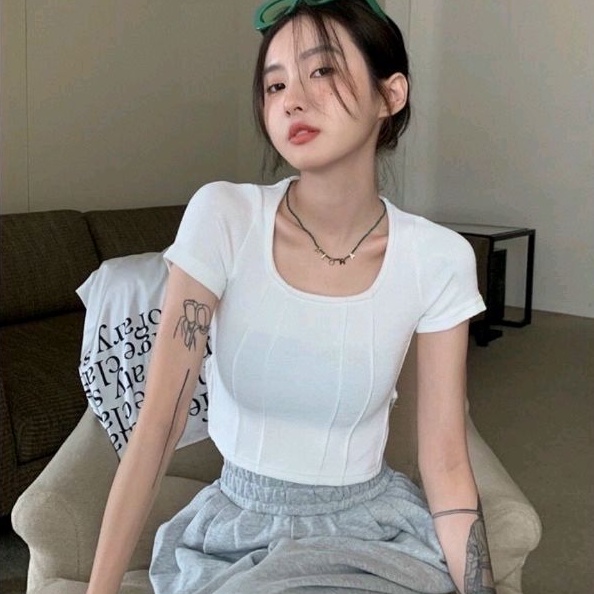 Áo thun CROTOP Xẻ tà 2 bên viền gân nổi PC