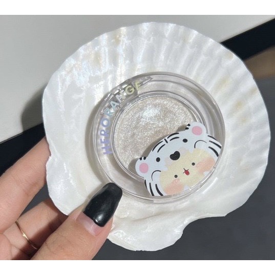 Phấn bắt sáng Hero nhũ vàng