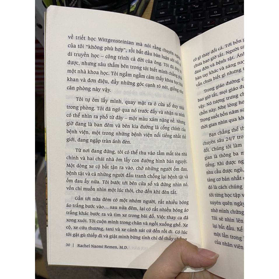 Sách - Nơi bàn ăn kể chuyện chữa lành ( Huy Hoàng ) - Tặng kèm 1 bookmark