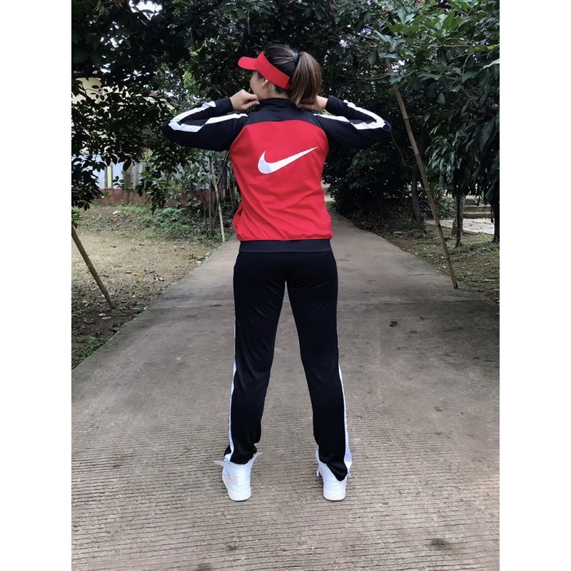 Set Đồ Thể Thao Nike Màu Đỏ Đen Năng Động