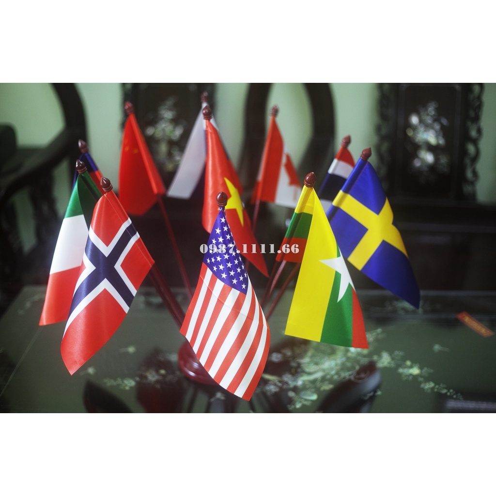 Cờ Để Bàn Đế gỗ Cắm 11 cờ In Kỹ Thuật Số 3D