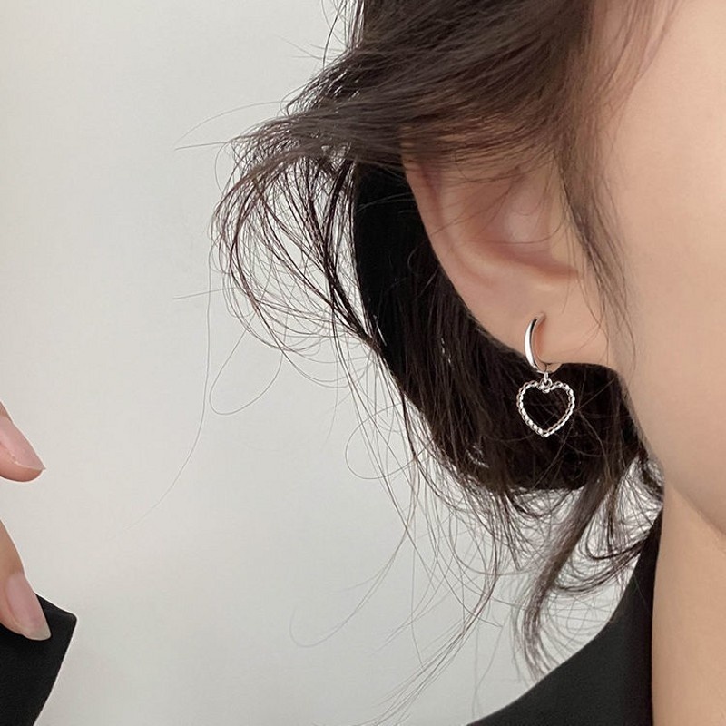 1 Đôi Bông Tai Hình Trái Tim Thời Trang Cá Tính Dành Cho Nữ