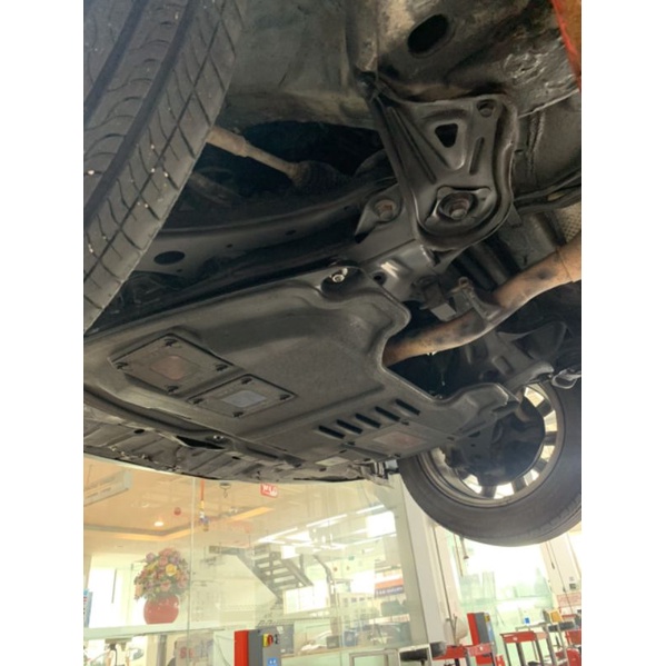 Chắn bùn gầm động cơ cho Toyota Camry 2006- 2016