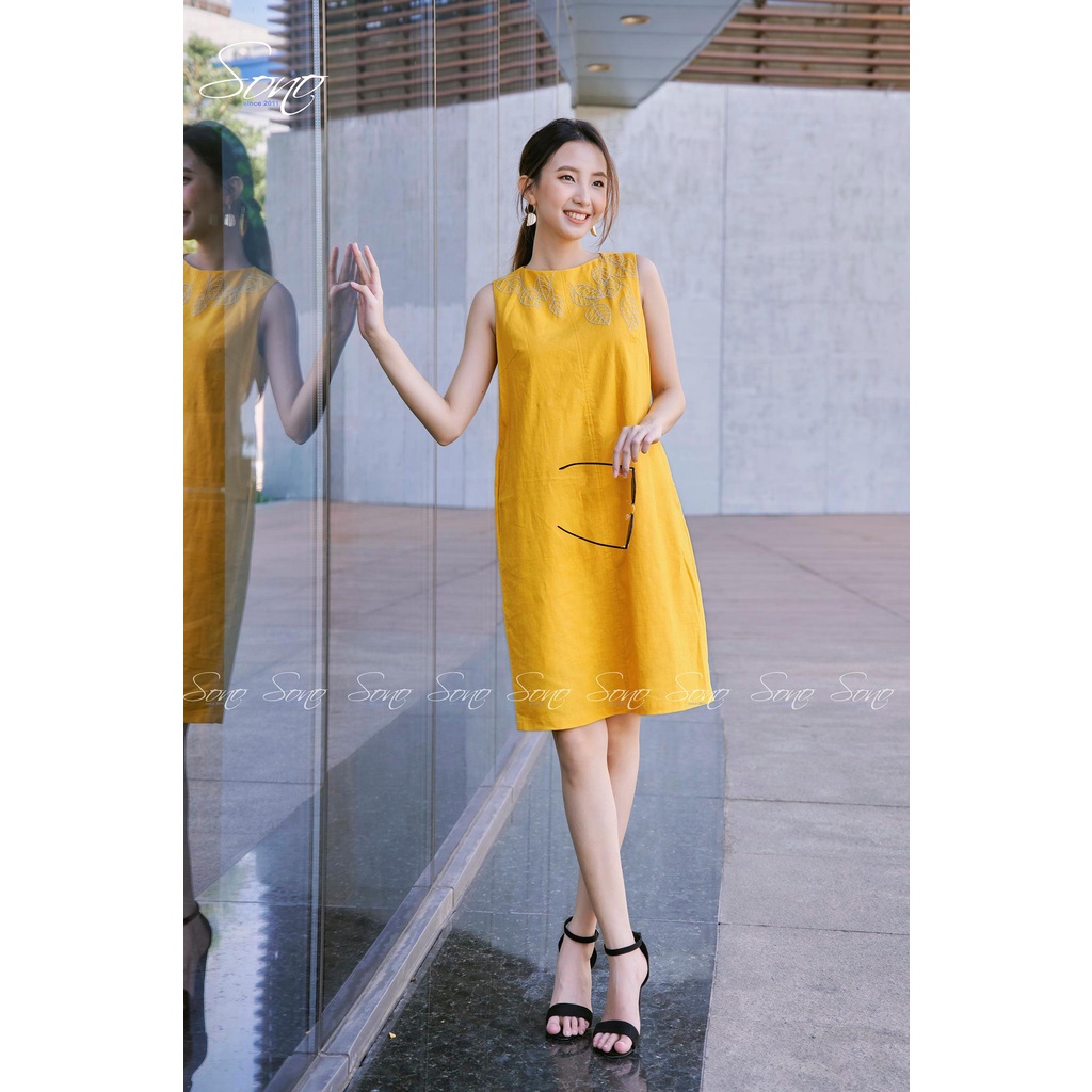 Sono - Đầm Chất Liệu Linen Thêu Họa Tiết Lá Cây Hàng Thiết Kế Màu Sắc Tươi Trẻ
