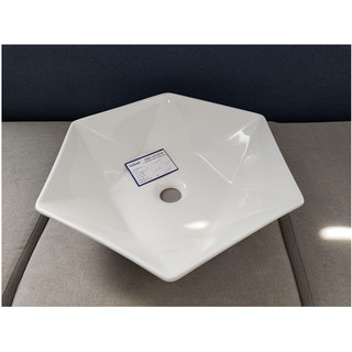 Lavabo đặt bàn kim cương
