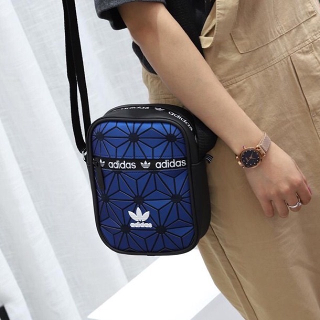 Túi đeo chéo ADIDAS 3D vuông có sẵn