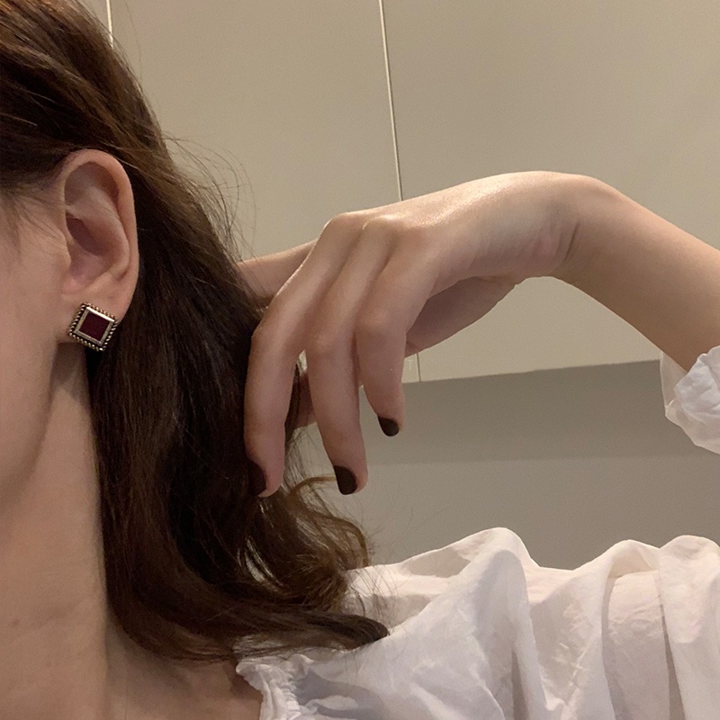 Khuyên tai vuông nâu đỏ retro sang đẹp VND33