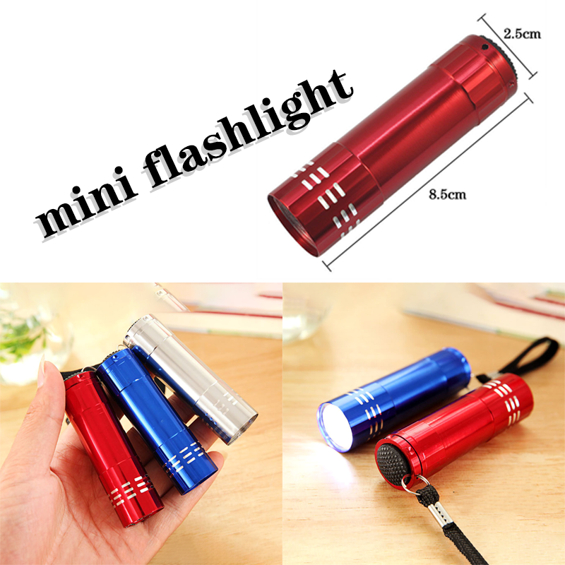 Đèn pin nhỏ 9 bóng LED sử dụng pin AAA tiện lợi
