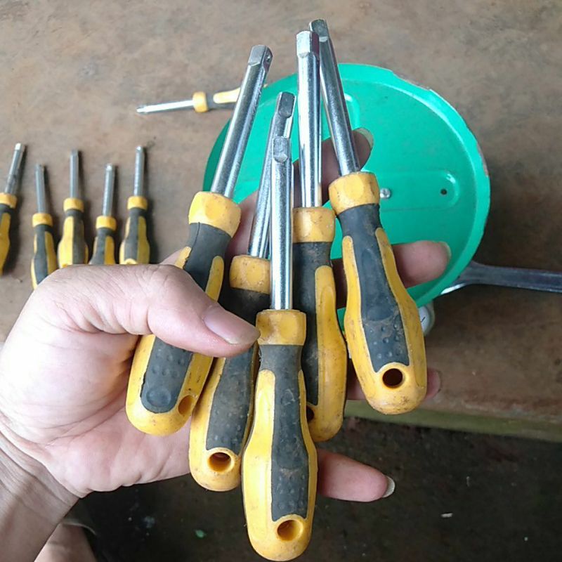 Tay mở bulong 1/4 hàng nhật bãi như hình