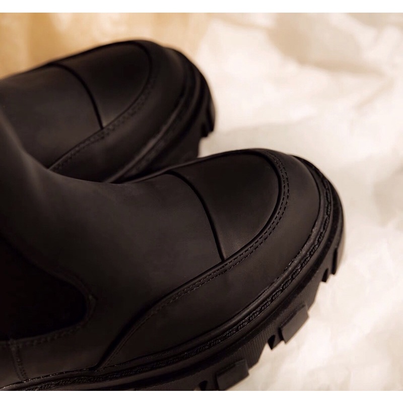Chunky boots tráng cao su . xuất uk
