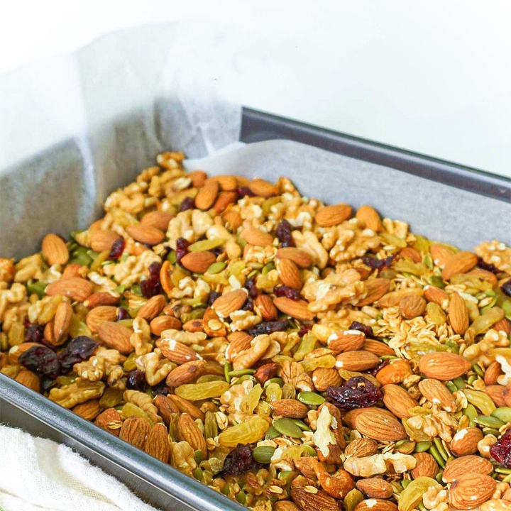 Granola ngũ cốc dinh dưỡng ăn kiêng giảm cân hiệu quả SK FOOD - 60g