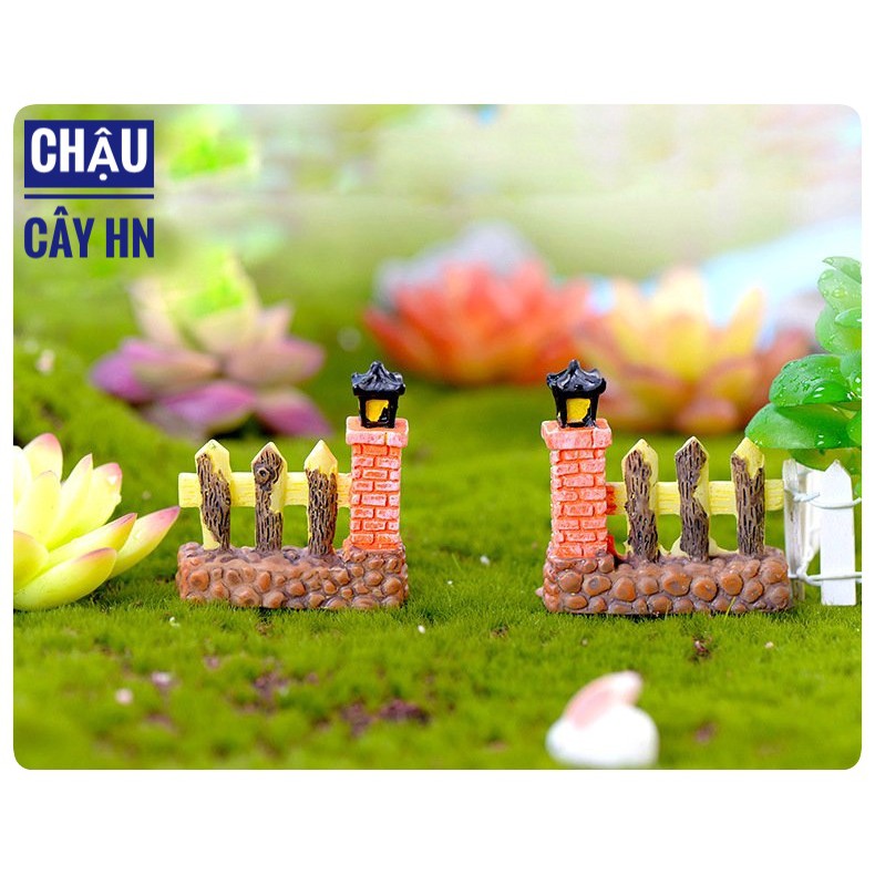 Tiểu cảnh - 2 cái cổng hàng rào lớn trang trí chậu cảnh, sen đá, xương rồng, cây bonsai