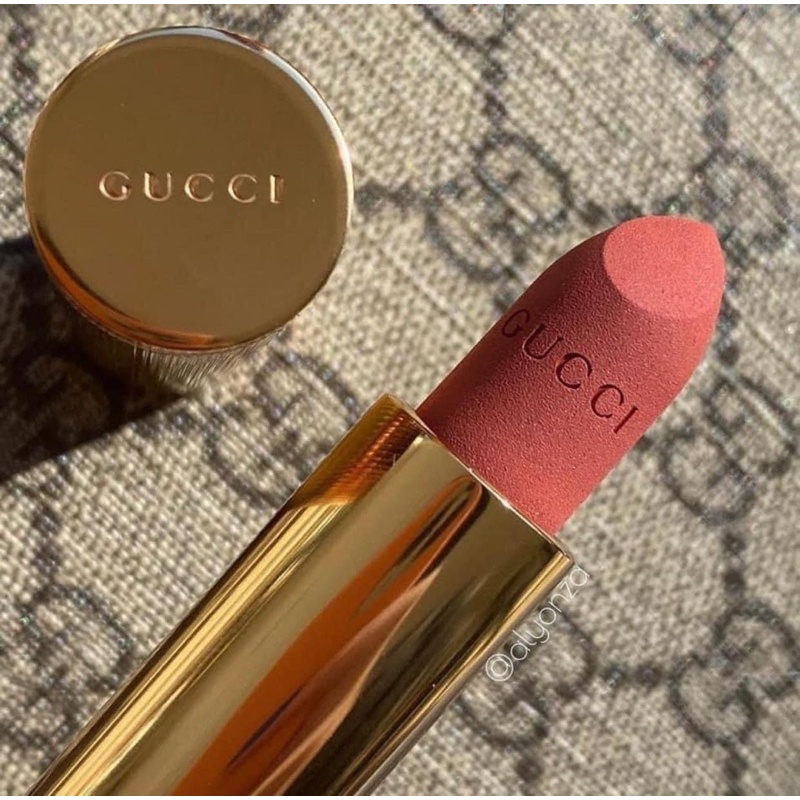 Son Gucci 208 màu They Met In Argentina