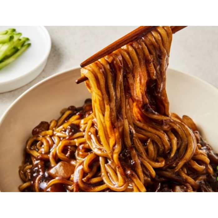 Mỳ tương đen Hàn Quốc Pulmuone gói 664g 2 phần ăn