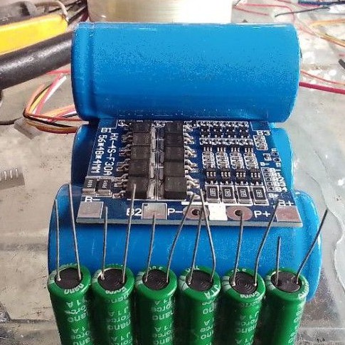 COMBO CHẾ ẮC QUY PIN LITHIUM 12.8V-6.3AH +SIÊU TỤ ĐIỆN