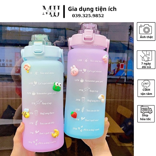 Bình đựng nước 2 lít cute bằng nhựa chia vạch báo giờ uống nước cho người lười.